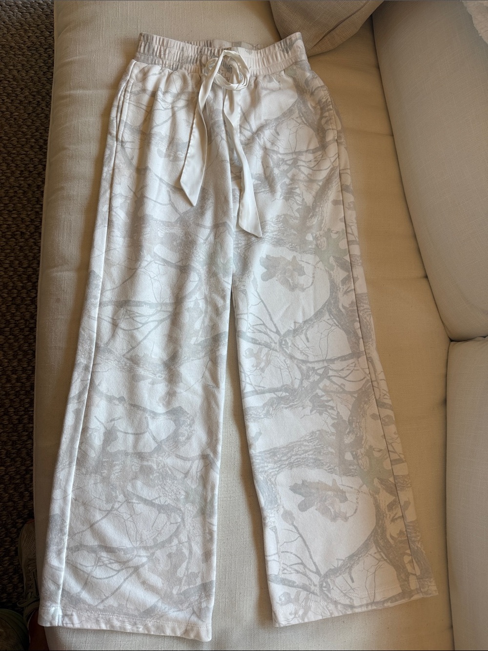 Women's White Wide-Leg Patterned Lounge Pants